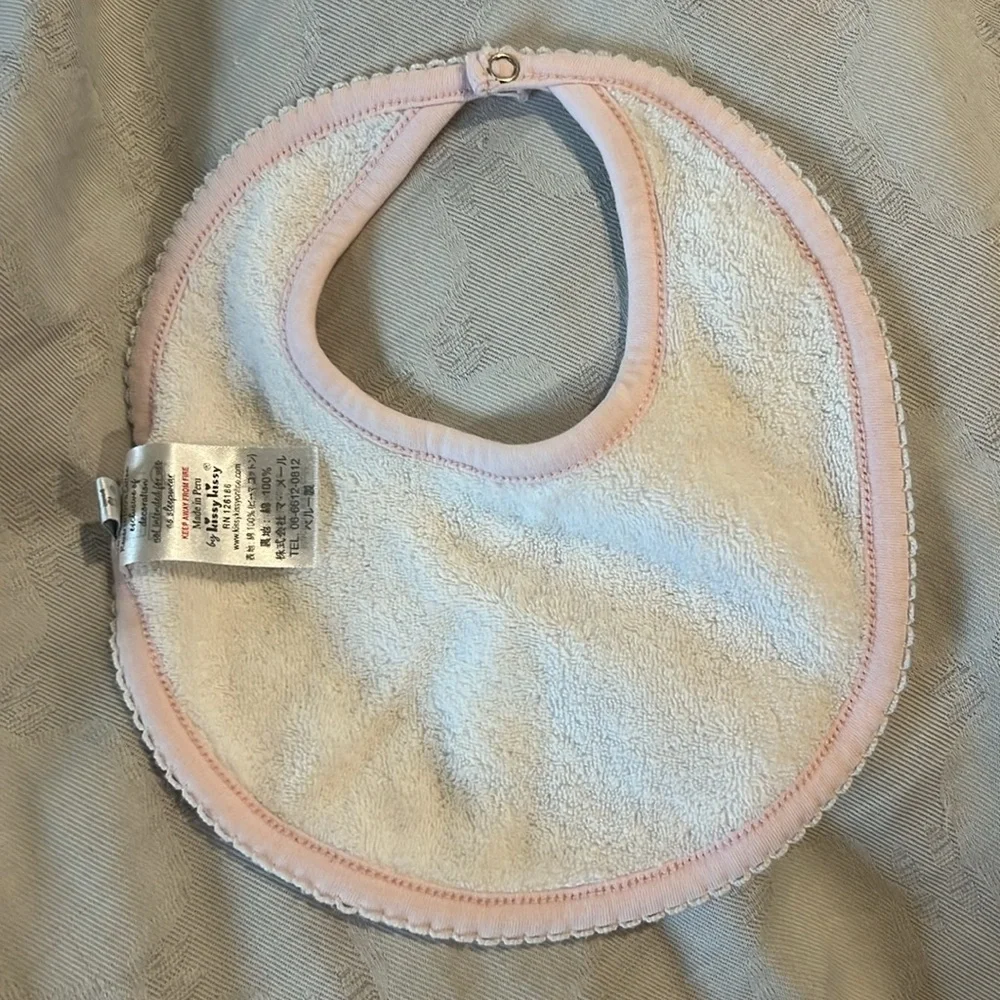 Kissy Kissy elephant bib